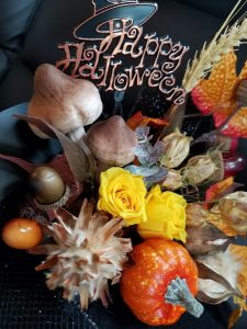 この季節ならではのアイテムを色とりどりに飾って